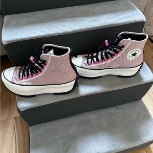 Ladies Pink quilted platform Converse size 8.5